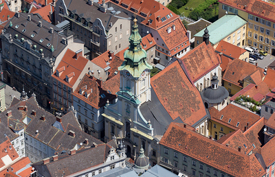 Die Stadtpfarrkirche in Graz ist ein Ort der Begegnung mit Gott und den Menschen, der mitten im Herzen der Stadt eine Brücke zwischen Glaube und Kultur schlägt. 
